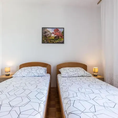 Stylish Two Bedroom Retreat With Balcony In Two Bedrooms Apartman Zadar